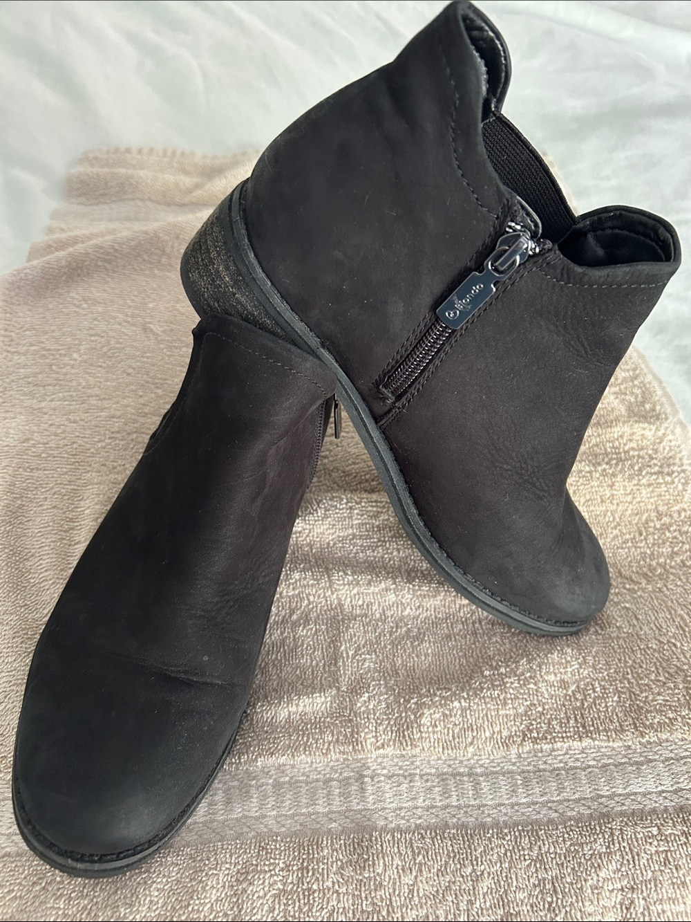 Blondo Black Nubuck Ankle Booties with Side zip. Size 8
